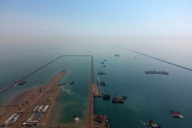 伊拉克港口一个月收入超过650亿第纳尔